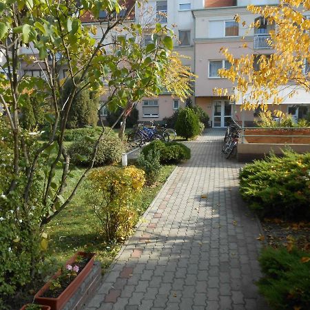 Márti 3 Bedroom Apartment Debrecen Exterior foto